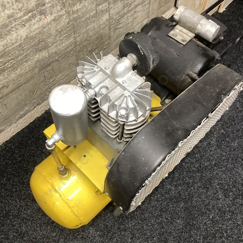 Hindin Belt Drive Air Compressor Model SBE10D, GMG 1.5Hp Single Phase Motor (As Found) Image 1++